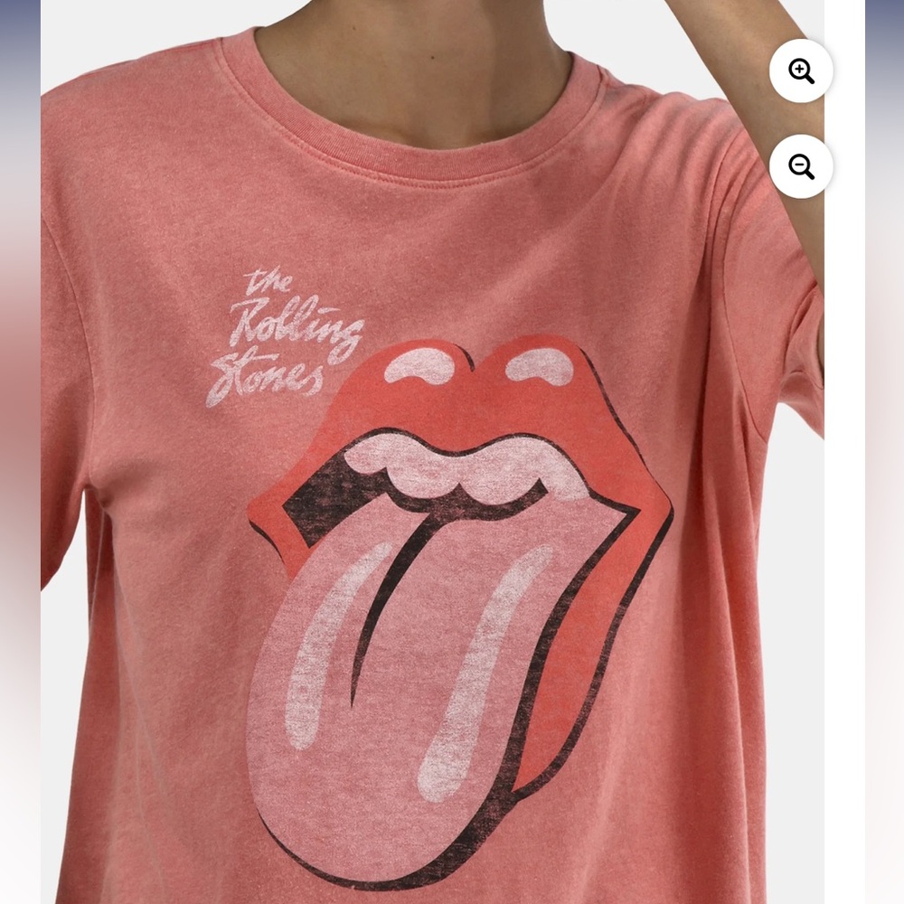 Rolling Stones Tongue Logo Graphic Tee, Pink/Coral Graphic Tee
Relax fits 
80s
